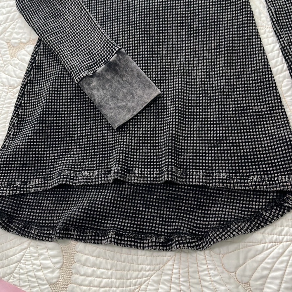 Long Sleeve Mineral Wash Waffle Cotton Top from Vintage Havana - Picture 4 of 10